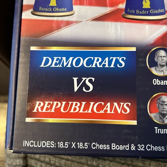 Chess Set - Democrats vs Republicans 😂 - Picture 2 of 6